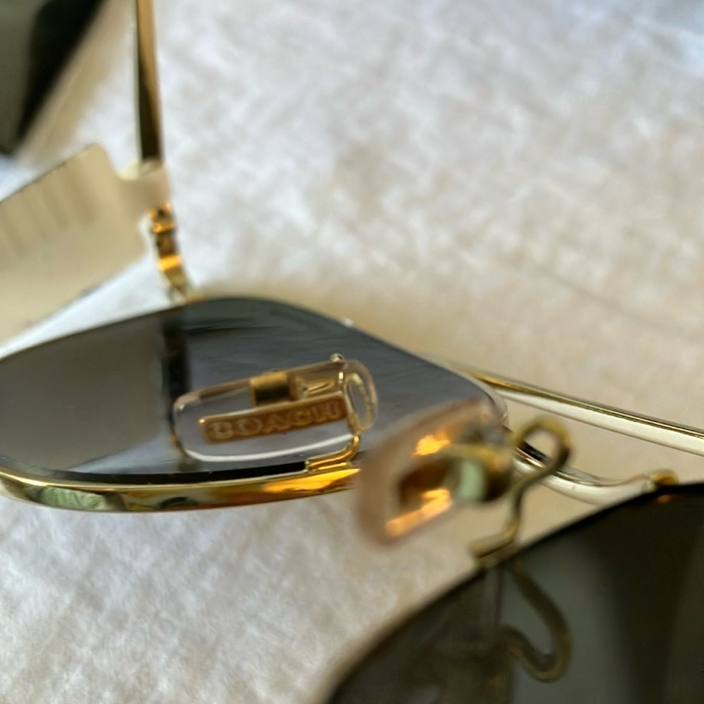Coach: Shiny Light Gold (HC 7107) Sunglasses- Gold Tone- Case & Cloth - Picture 7 of 16